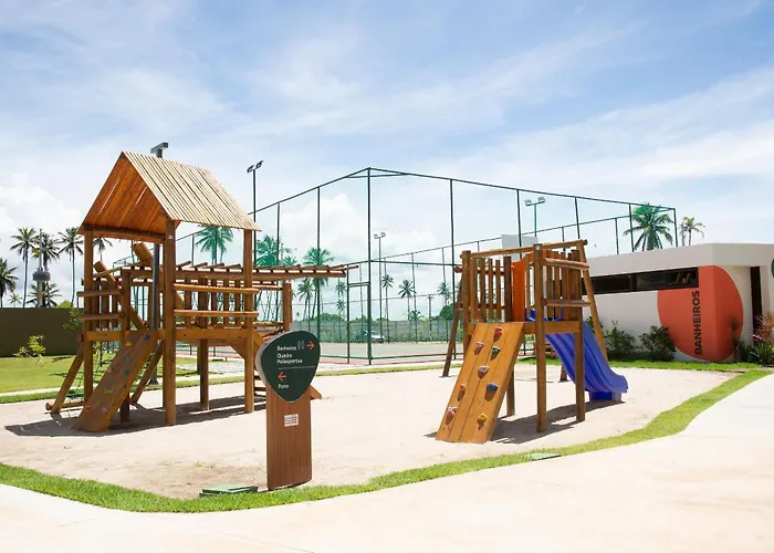 Charmoso Estudio Em Muro Alto Com Vista Para Piscina
