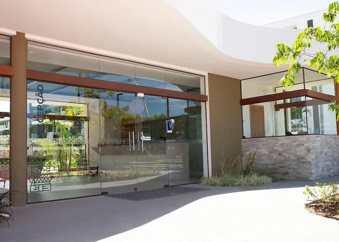 Charmoso Estudio Em Muro Alto Com Vista Para Piscina